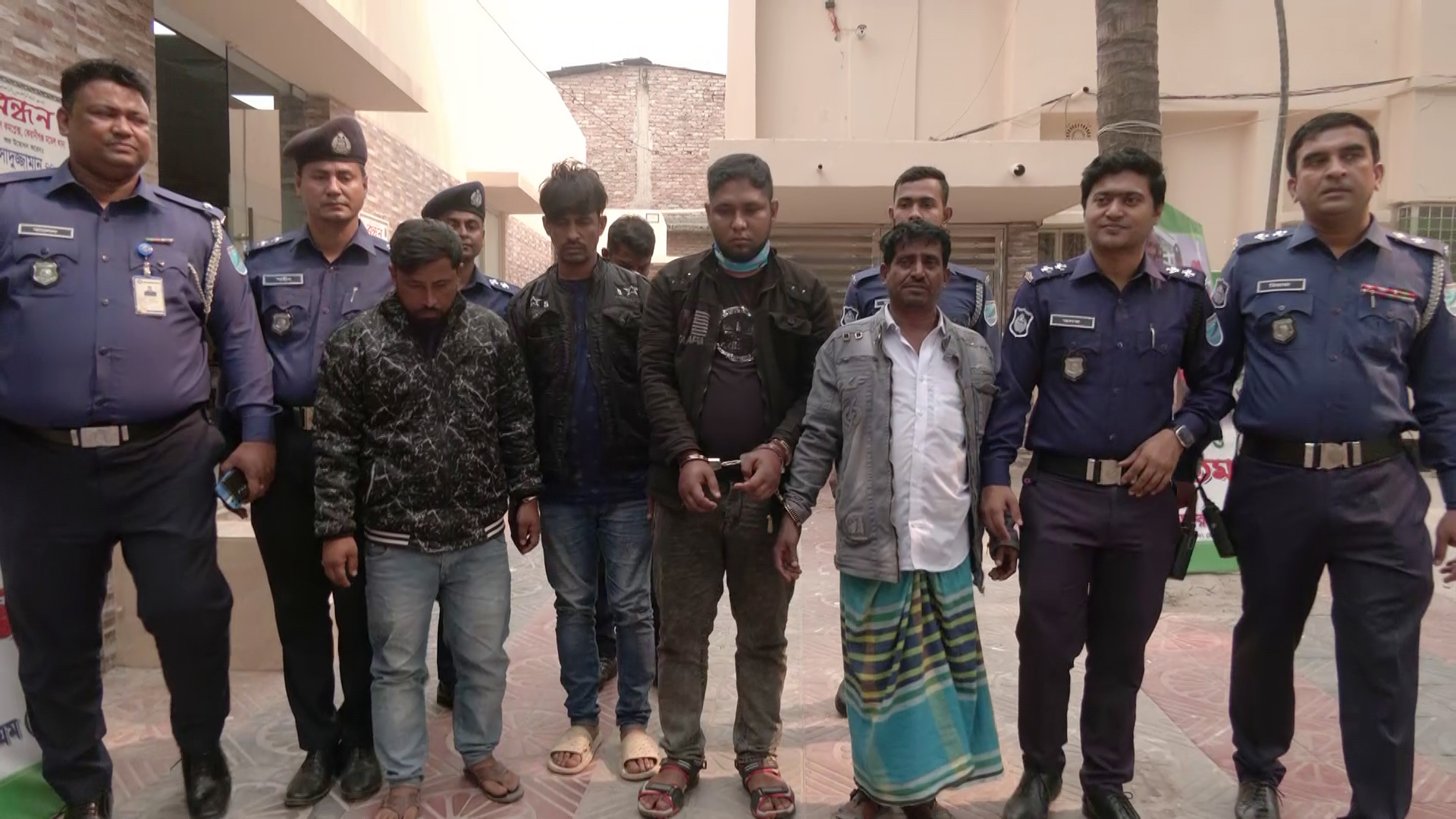 যাত্রীবেসে ছিনতাই, কেরানীগঞ্জেই চার বছরে ১০ অটোচালক খুন