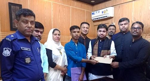 মনিরামপুরে মেডিকেলে চ্যান্স পাওয়া ঋষিপল্লীর অপুর পাশে এমপি ইয়াকুব আলী