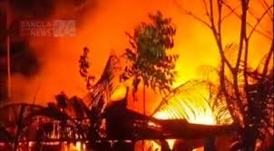 পিরোজপুরে দুর্বৃত্তদের দেয়া আগুনে ৩ বাড়ি পুড়েগেছে
