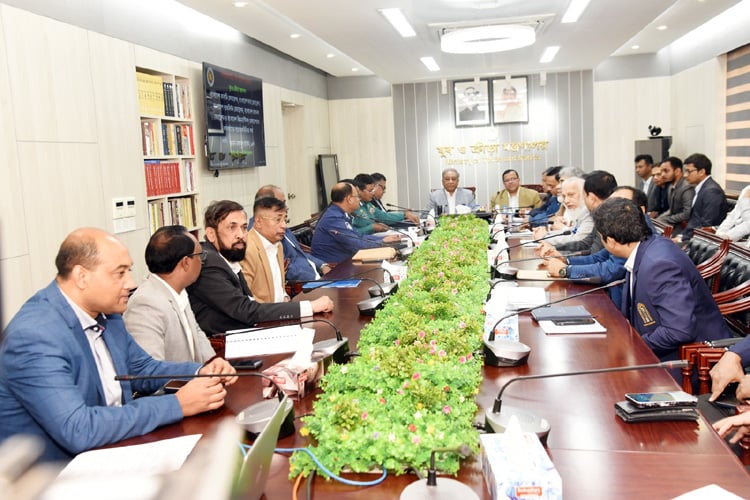 শিক্ষা প্রতিষ্ঠানে খেলাধুলা বাড়াতে গুরুত্বারোপ ক্রীড়ামন্ত্রীর