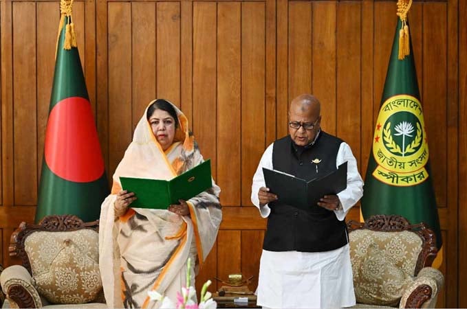 শপথ নিয়েছেন নব-নির্বাচিত সংসদ সদস্য মো. শহীদুজ্জামান সরকার