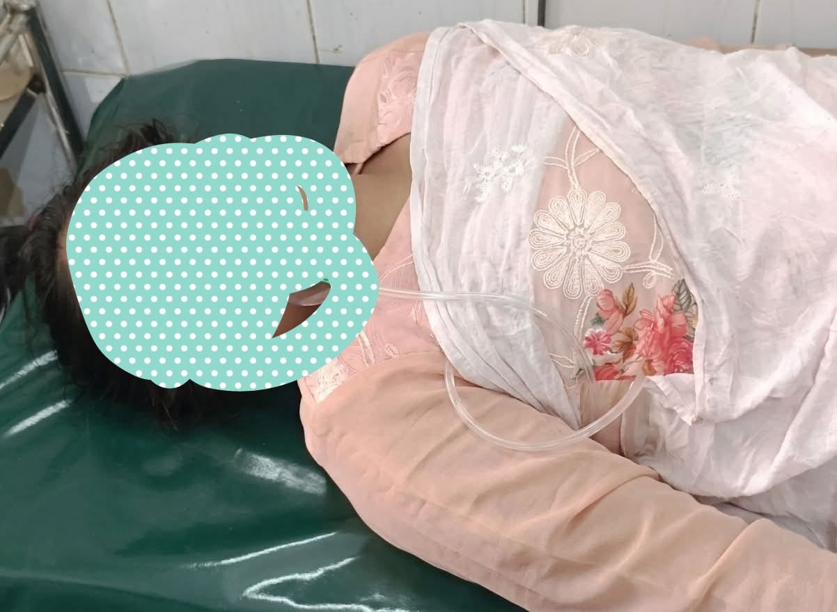 ফেনীতে প্রবাসীর স্ত্রীর ঝুলন্ত  মরদেহ উদ্ধার