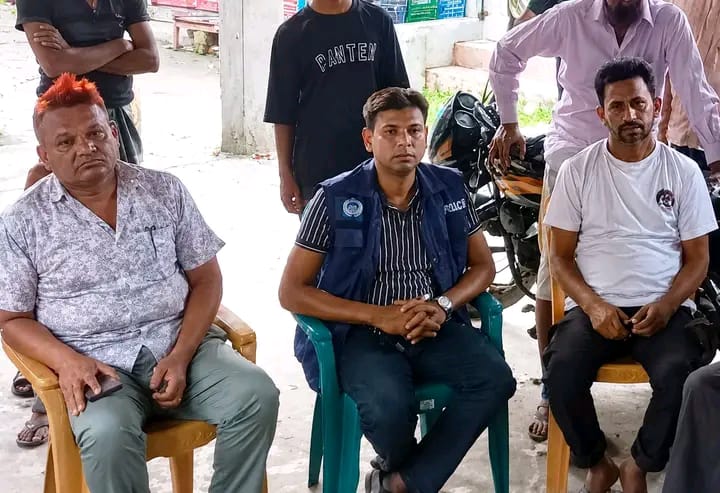 নলছিটির নতুনহাট বাজারে আইনশৃঙ্খলা নিয়ে পুলিশের সভা, চুরি-মাদক ঠেকাতে কমিটি গঠন