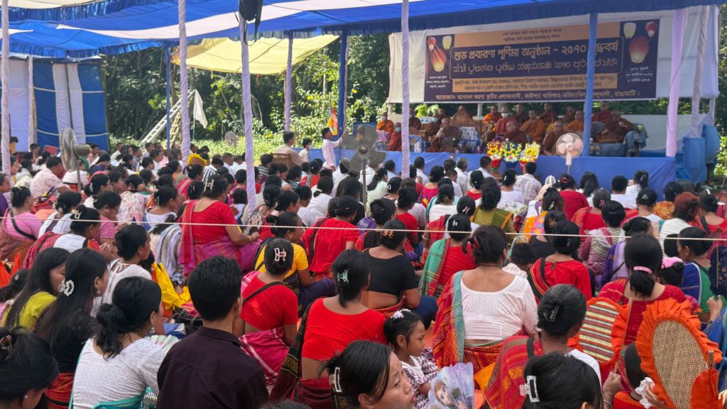 রাঙামাটিতে বর্ণিল আয়োজনে শুরু প্রবারণা পূর্ণিমা