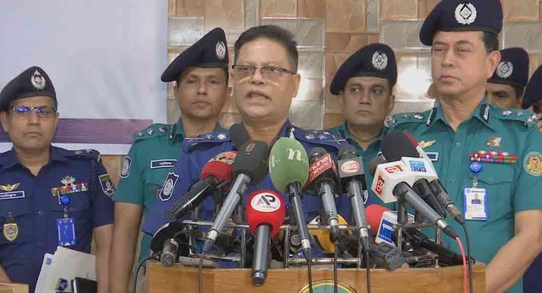 বল প্রয়োগ করলে ফ্যাসিবাদী, না করলে পুলিশকে দুর্বল ভাবে মানুষ: আইজিপি