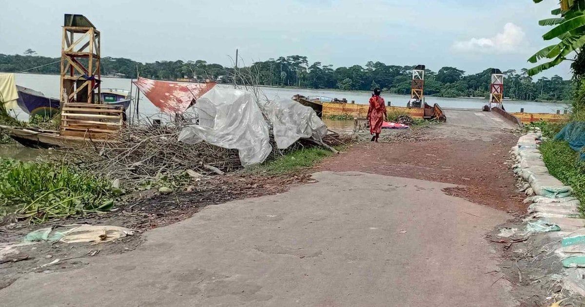 নলছিটি ফেরিঘাটের রাস্তা মেরামত, যাত্রীদের স্বস্তি