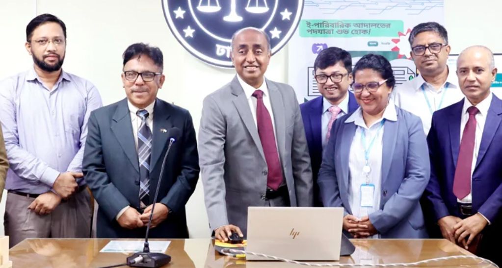 অনেক বিচারক বেলা ১১টায় আসেন, দেড়টা-দুইটায় চলে যান —এটা চলবে না: আইনমন্ত্রী