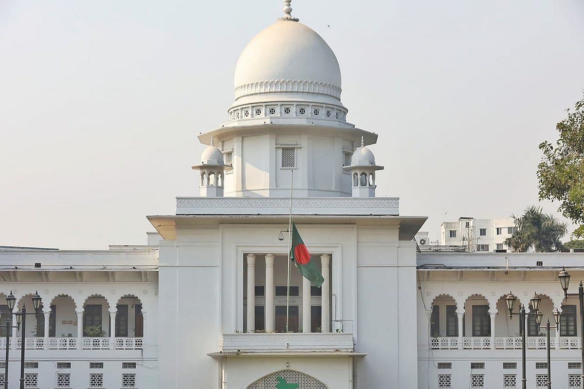 মন্ত্রী-প্রতিমন্ত্রীর একান্ত সচিব হিসেবে তিন বিচারককে পদায়ন কেন বেআইনি নয়