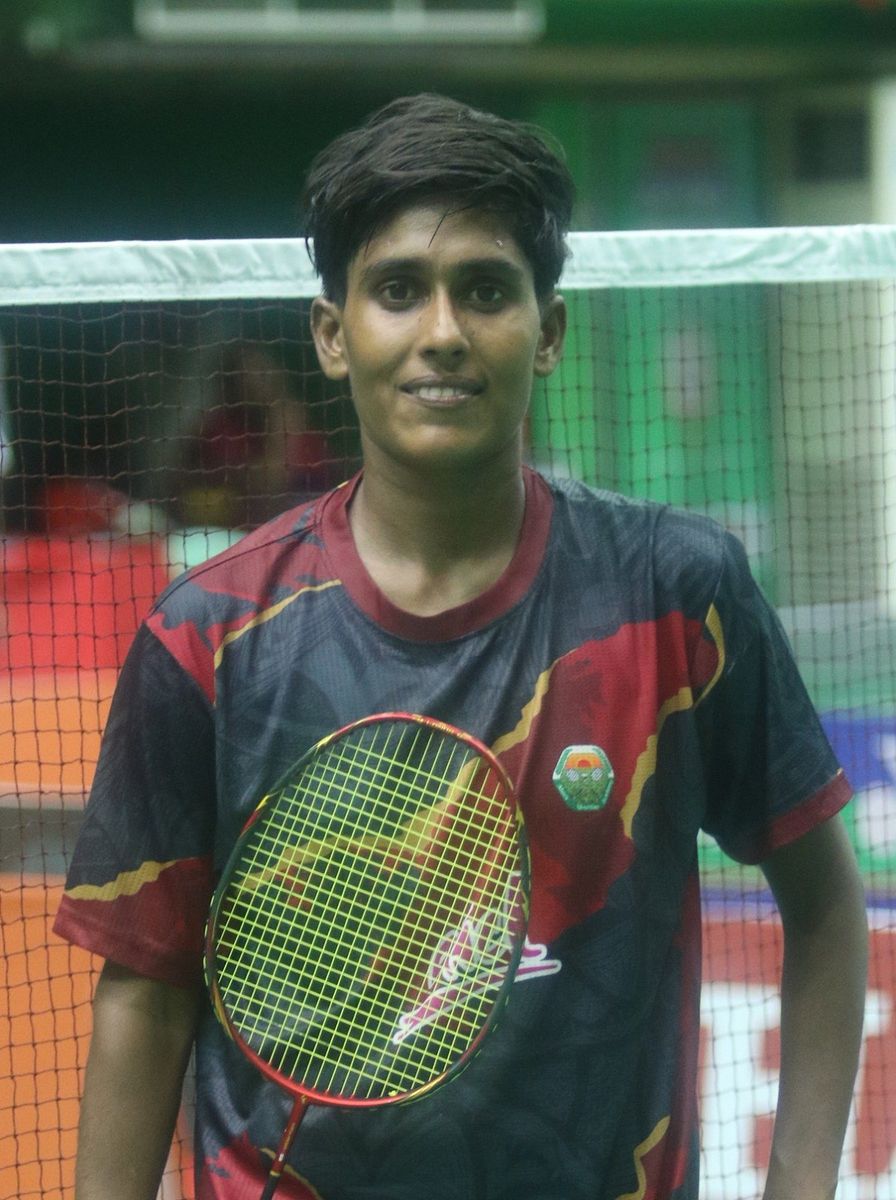 জেলে-কন্যা লিকার হাতে জাতীয় ব্যাডমিন্টনের শিরোপা, কাঁদলেন মা-মেয়ে