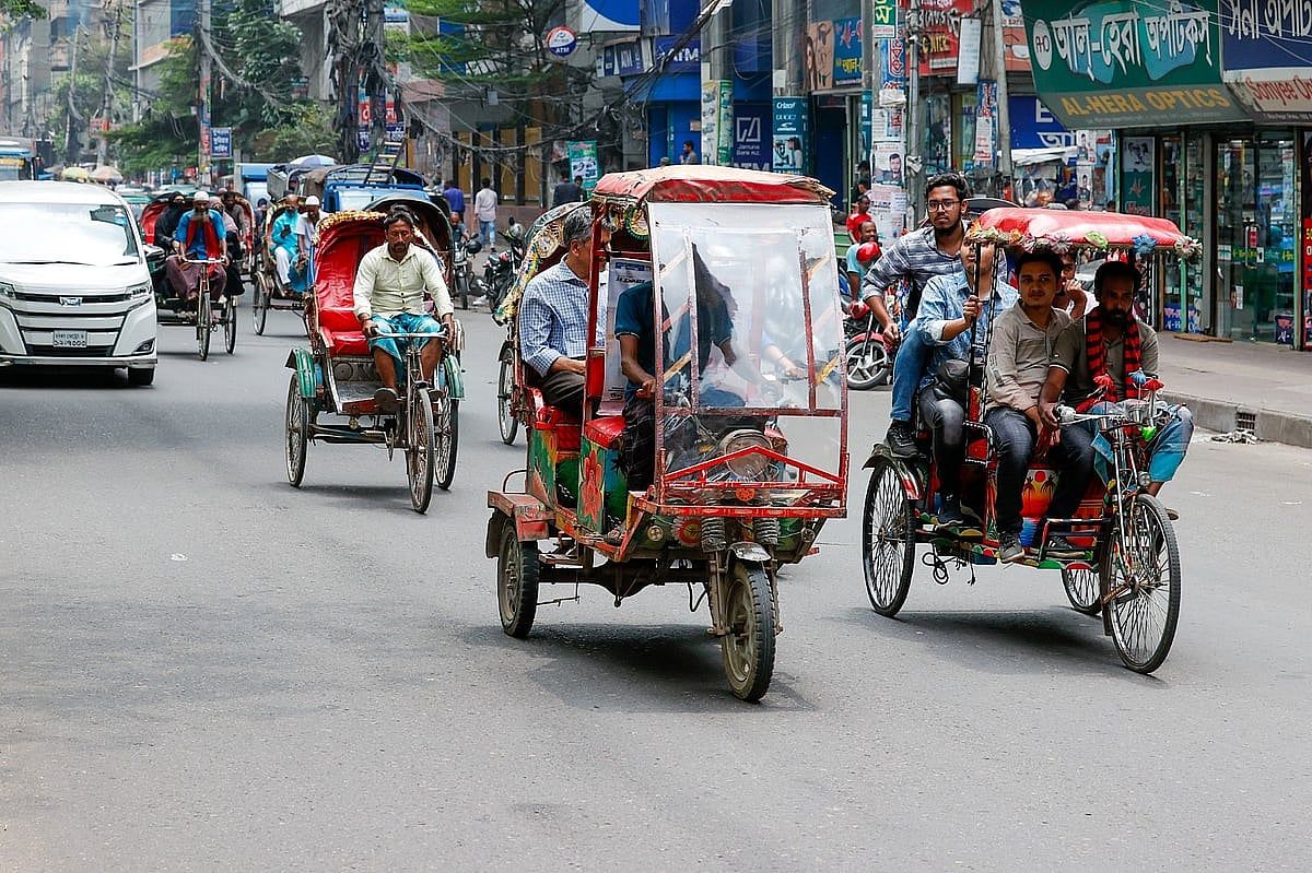 ঢাকা শহরে লাইসেন্সবিহীন ব্যাটারিচালিত রিকশা চলতে পারবে না