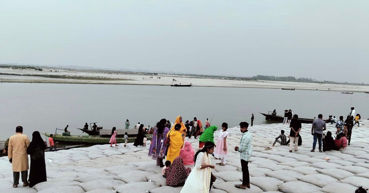 যমুনা পারাপারে দুর্ভোগ, দিন দিন জোরালো হচ্ছে দ্বিতীয় সেতুর দাবি