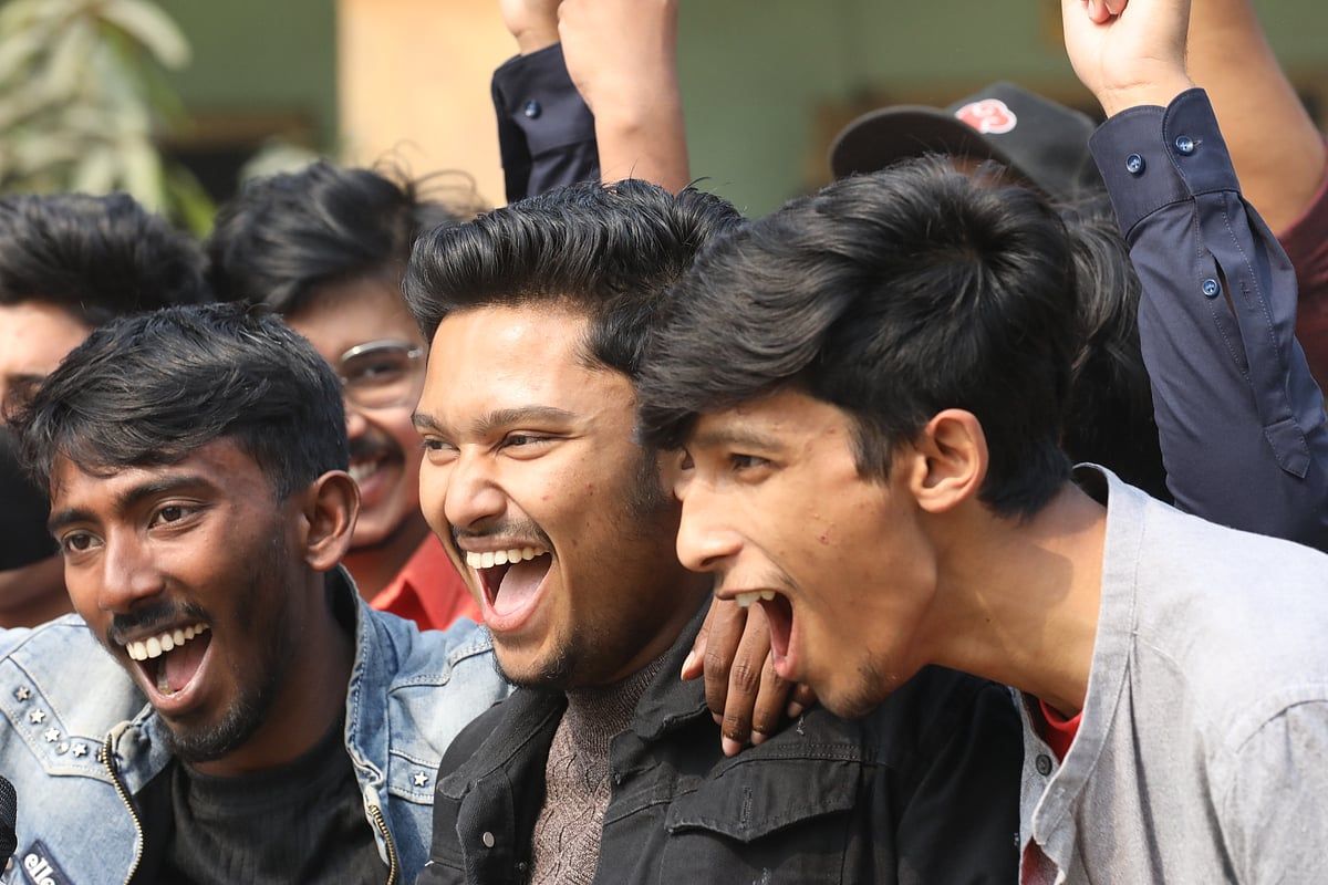 এইচএসসির ফল আজ, এবার ফল দেখতে এসএমএস পাঠাতে হবে নতুন নম্বরে
